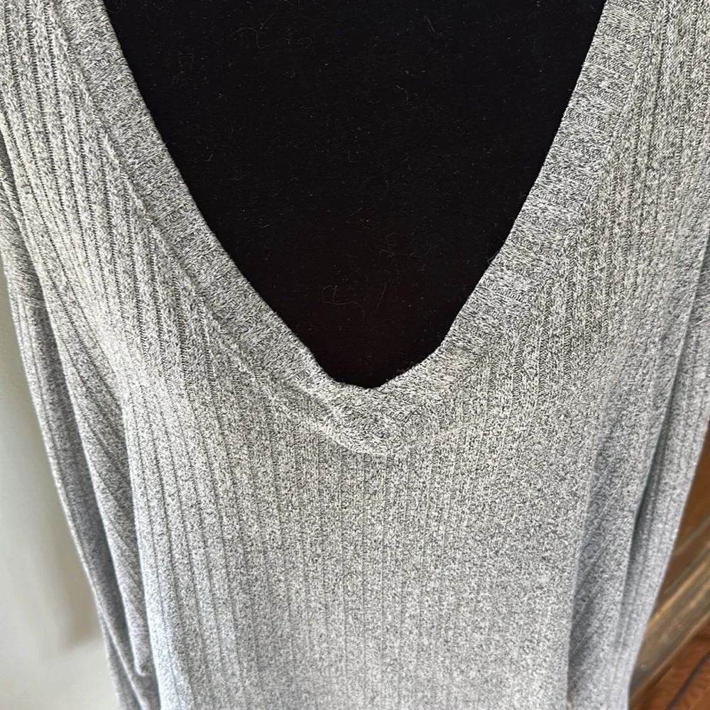 BOGO PINK crop ribbed sweater - Picture 2 of 3